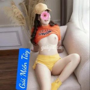 Gái Non Phương Nhi_ Mặt xinh, dáng sexy
